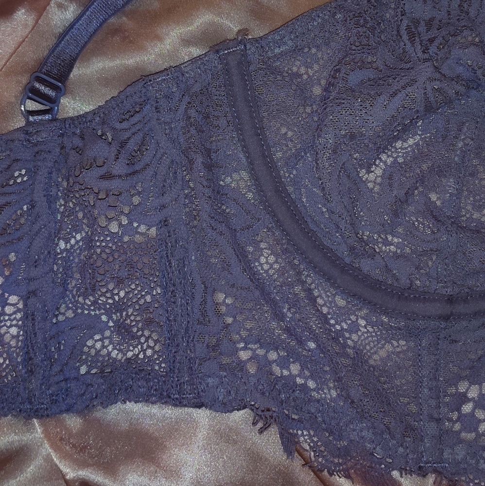 ✨Victoria's Secret Lavender Halter Bra - Picture 7 of 8